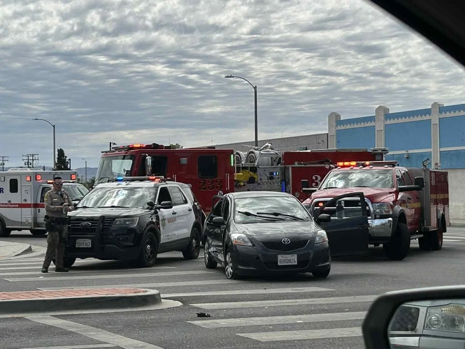 902T/902R....Sierra Highway and Lancaster Boulevard....two vehicle collsion....sheriff and FD enroute code 3...