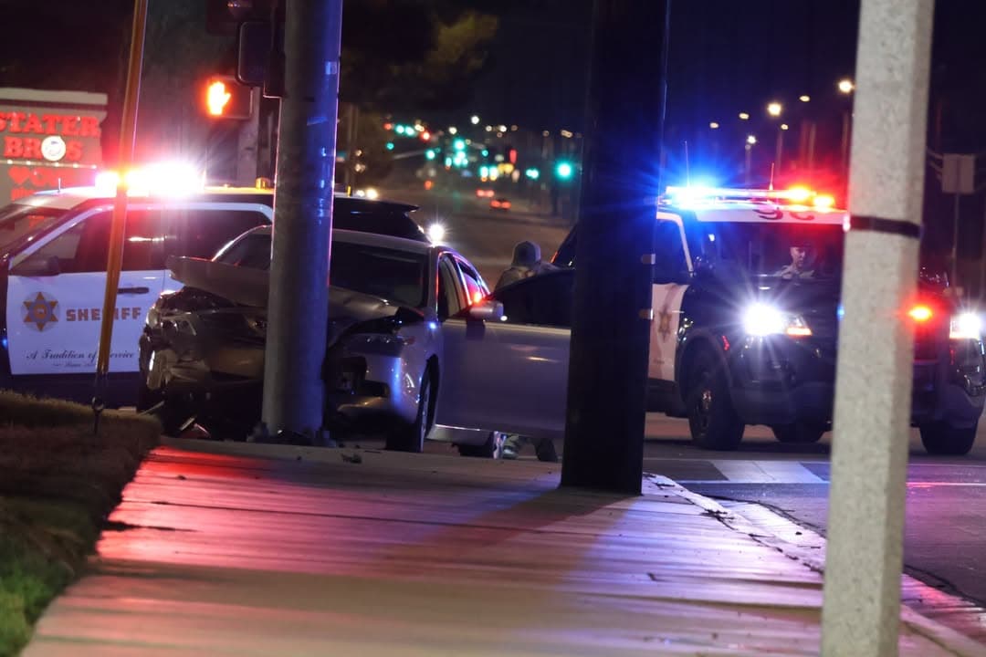 901T/902R....25th Street East and Avenue S....solo vehicle into pole, male hispanic driver...