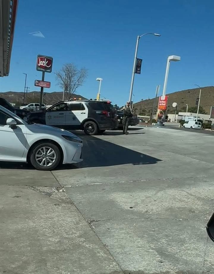 ASSISTANCE REQUEST.....Sierra Highway and Crown Valley at 7-11....Deputy detaining a 245 (assault...