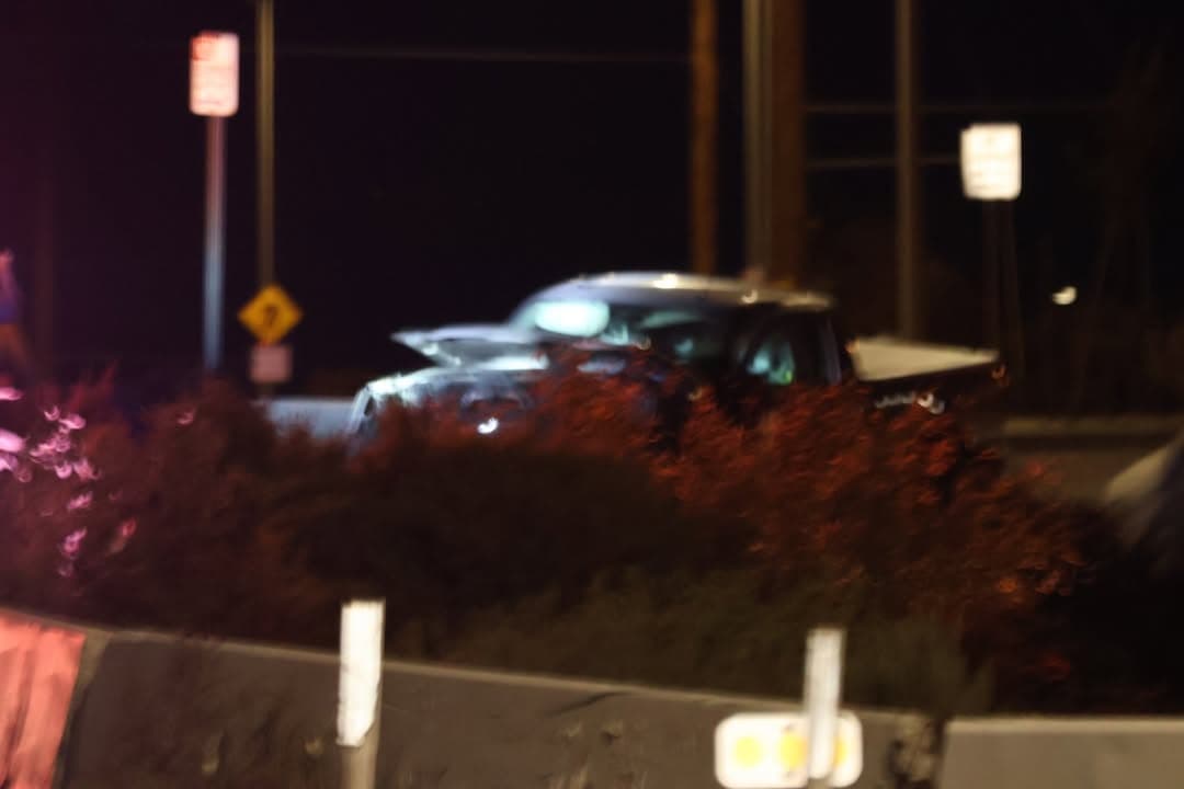 902T/902R....37720 Tierra Subida at Pelona Vista Park.....solo vehicle collsion, driver ran on...