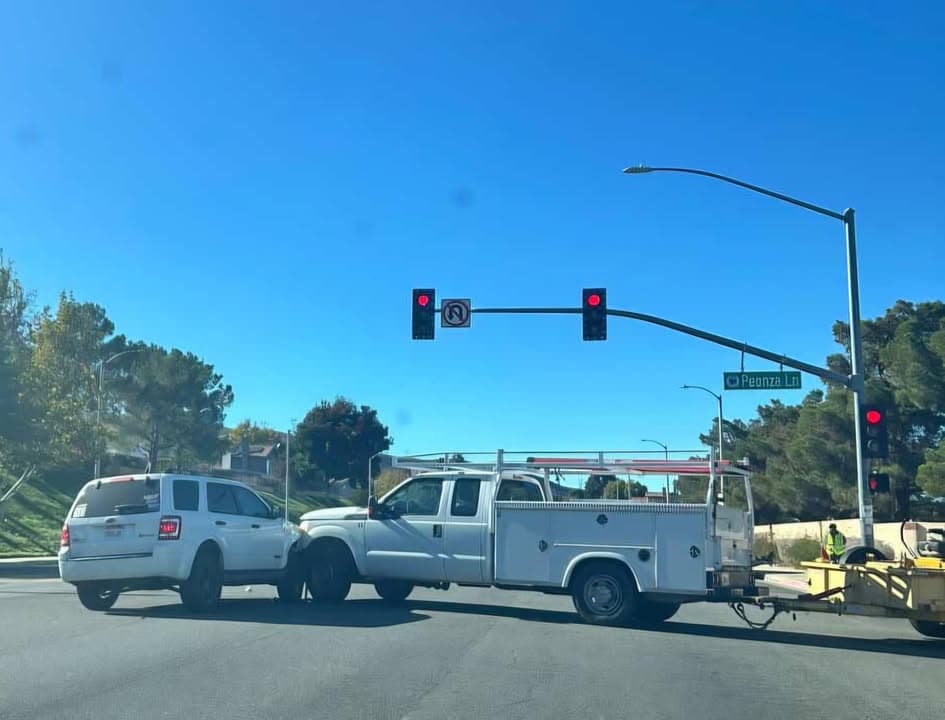 902N....Peonza Lane and Rancho Vista Blvd....two vehicle non injury collsion, blocking lanes....sheriff...