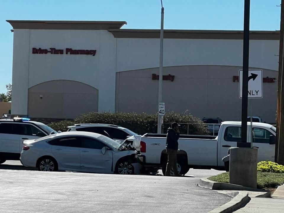 902T/902R....10th Street West and Avenue K....two vehicle collsion....sheriff and FD enroute code...