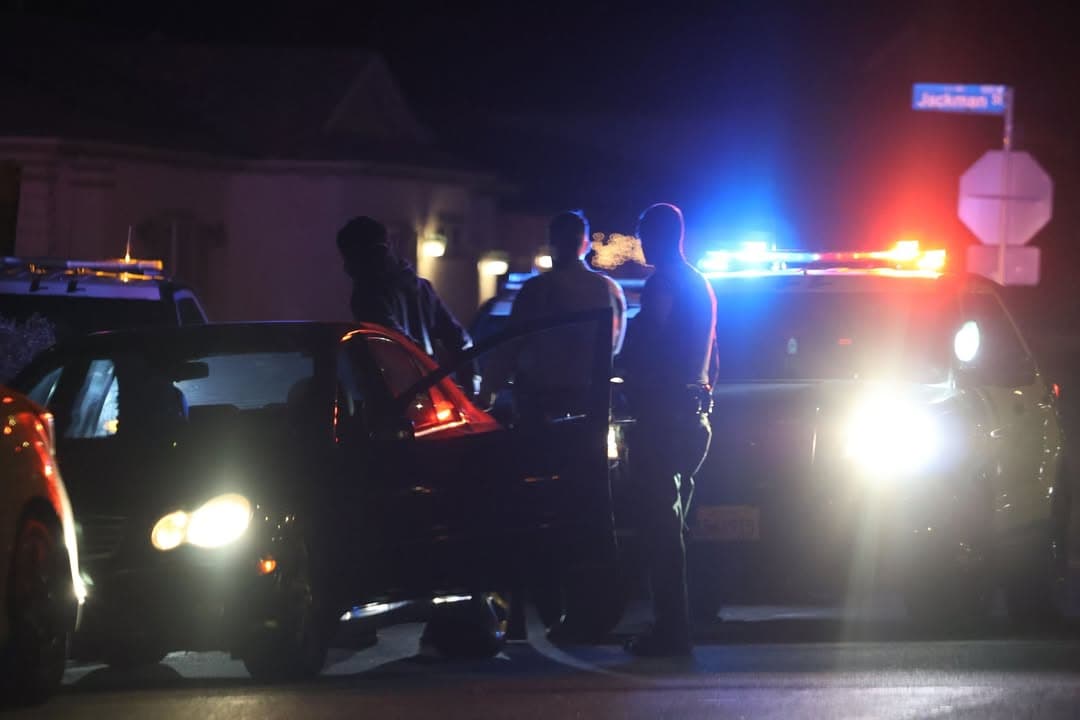 BACK UP REQUEST....Beech and Jackman....deputy requesting additional unit, detaining multiple on a...