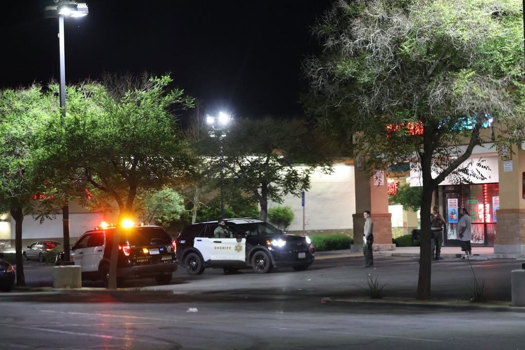 211....1037 East Avenue J at Smoke Shop....caller states three male blacks pointed...