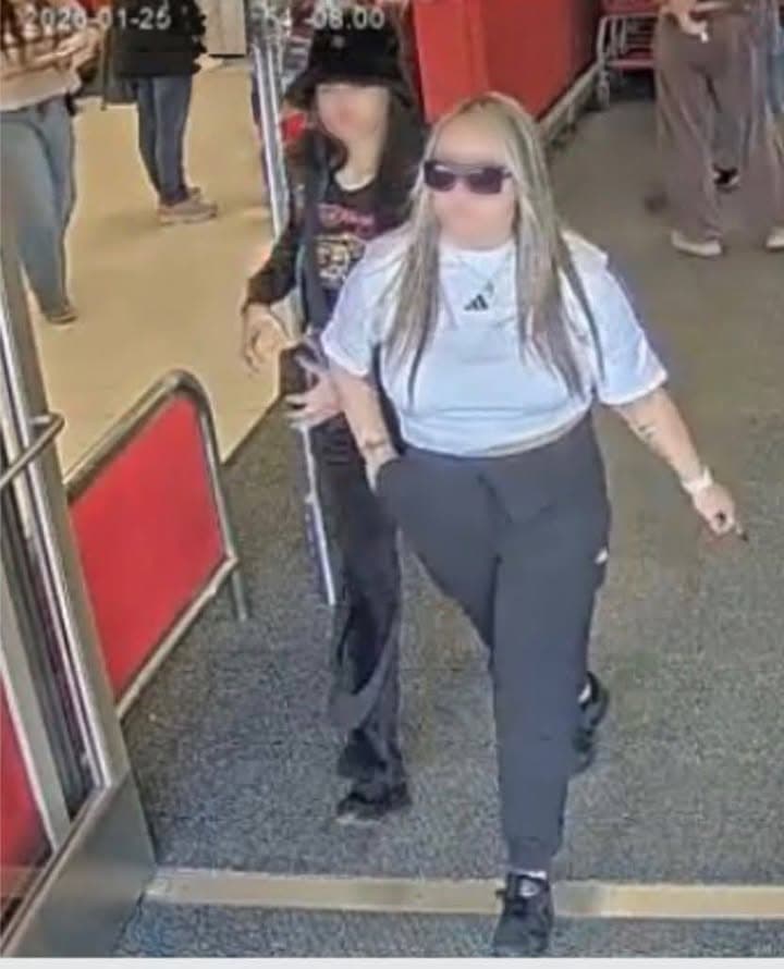 Wallet-Swiping Duo Arrested Following SCV Theft Spree 馃毃 Two Los Angeles women,...