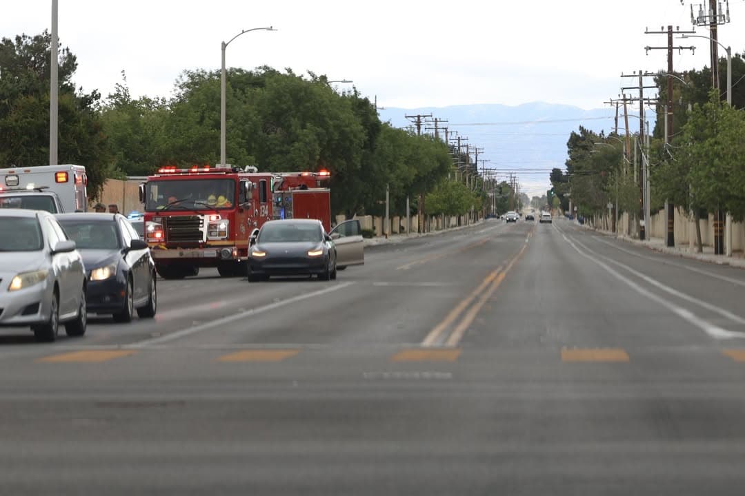 902T/902R....25th Street West and Avenue J-8....gold Honda vs green Tesla....sheriff and FD...