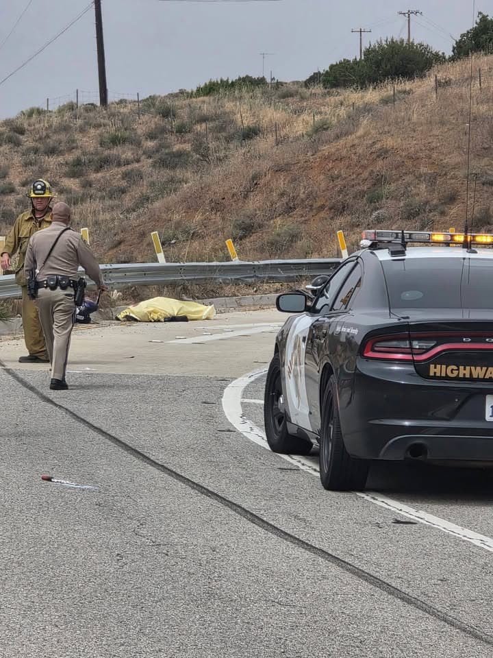 ****CONFIRMED FATALITY**** 11-79....Southbound 14 at Escondido Canyon offramp....solo motorcycle collision....CHP and FD...