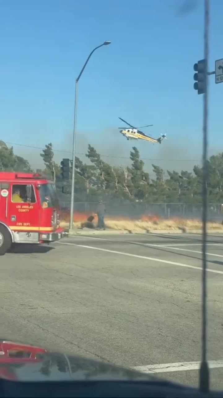 Video from fire at Tierra Subida and Avenue S #firefighter #Palmdale #fire...