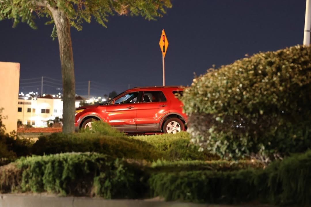 902T/902R....Tierra Subida and Avenue Q-8....vehicle vs pedestrian....sheriff and FD enroute code 3...
