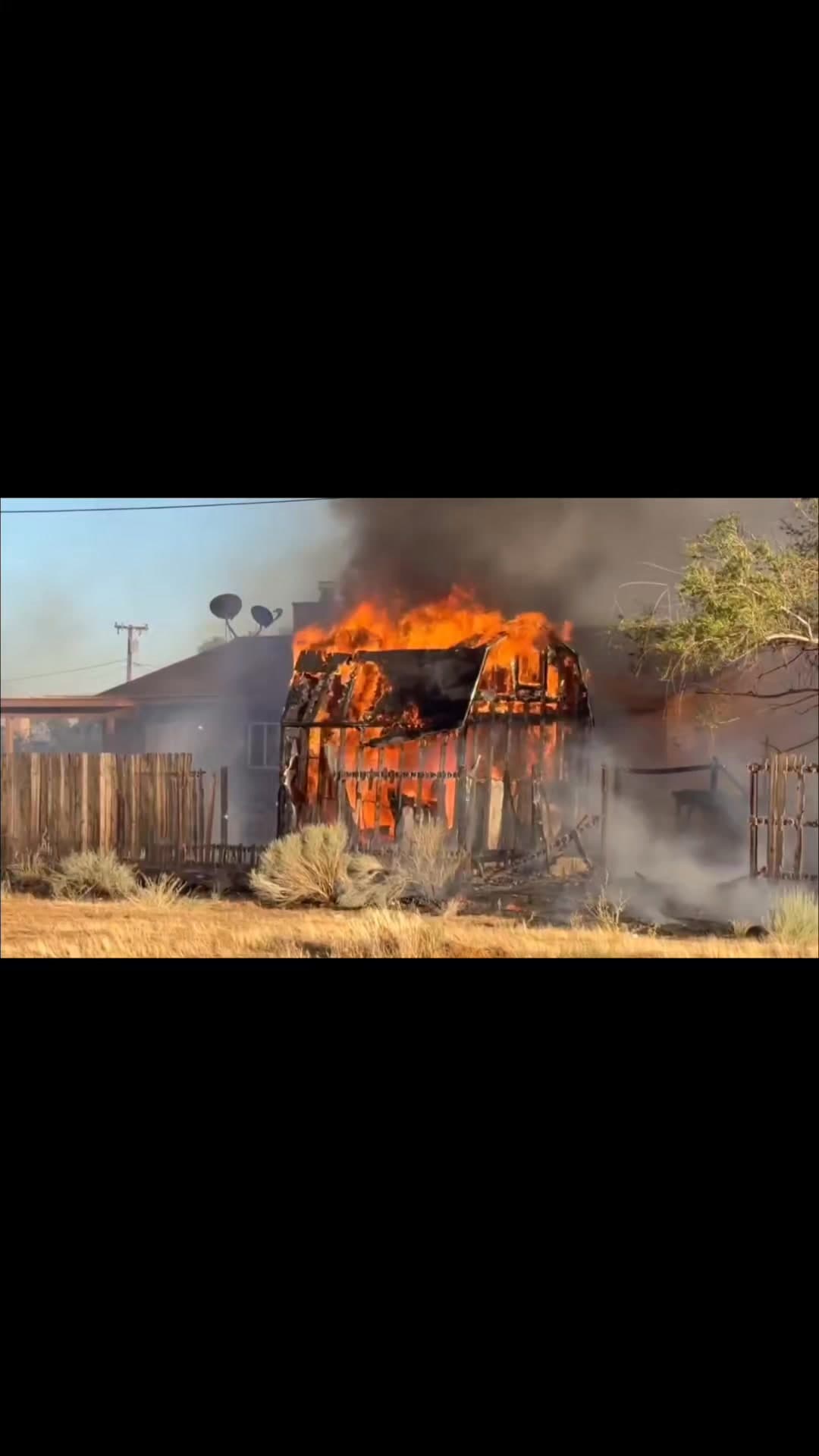 Structure fire on 83rd Street and Dogwood Avenue in California City 馃摴:...