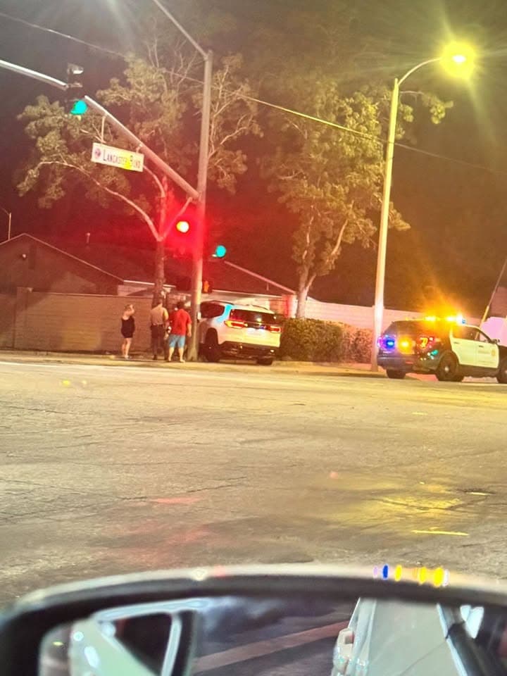 902T/902R....Challenger Way and Lancaster Boulevard....solo vehicle collision, vehicle vs wall....sheriff and FD...